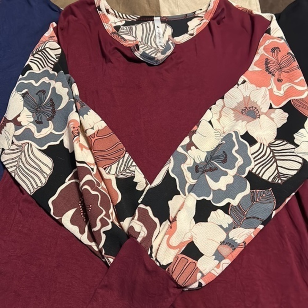 Set of 3 tops - Picture 3 of 4